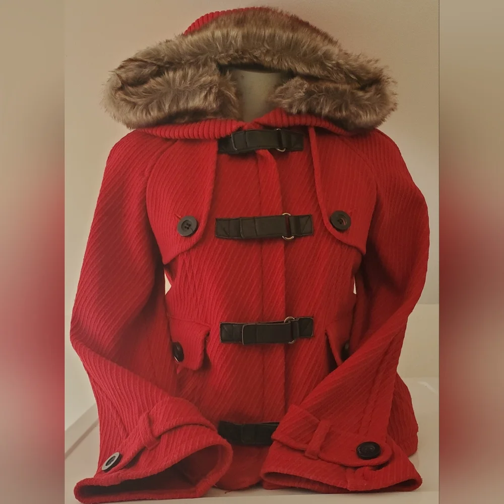 Little Red Winter Coat With Hood Faux Fur - Picture 3 of 13